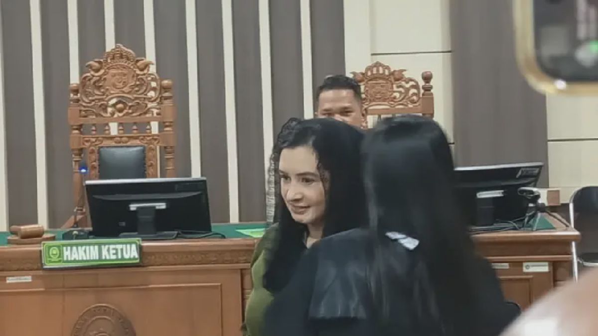 Fadia Arafiq Jalani Sidang Perdana Dugaan Korupsi di Pengadilan Tipikor