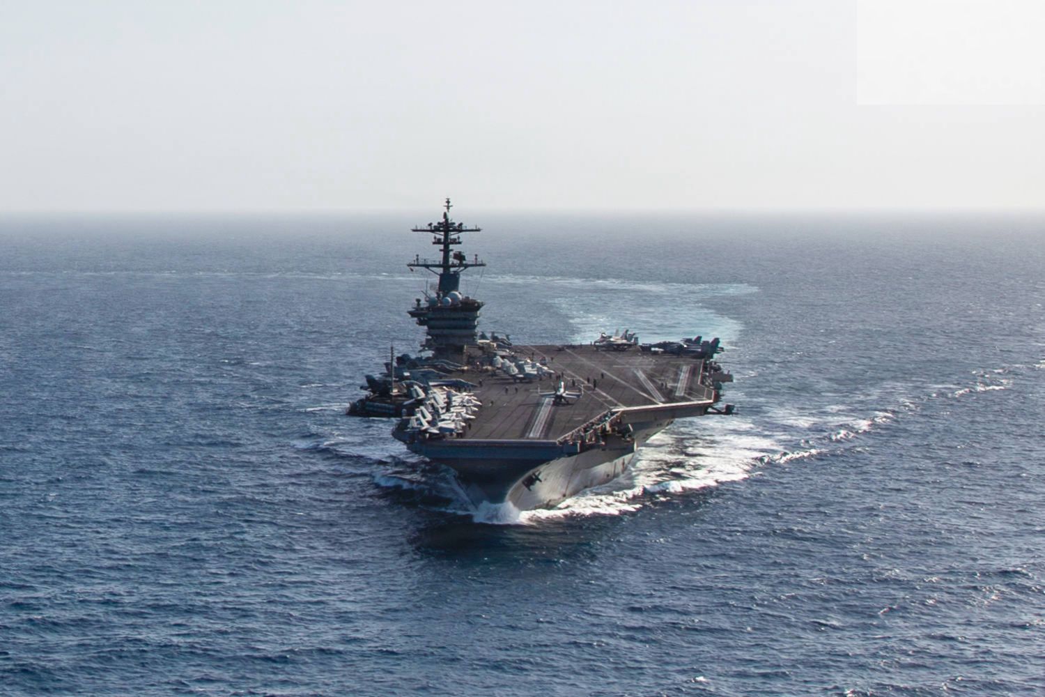 Perang Iran Lumpuhkan Selat Hormuz, USS Lincoln Pulang ke Pangkalan