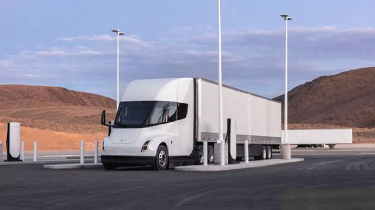 Tesla Semi Siap Debut di Eropa pada IAA Transportation September 2026