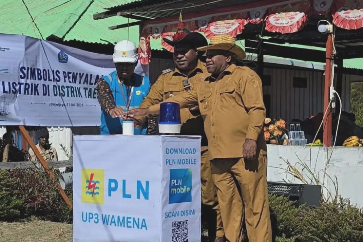 PLN Listrikan 300 Rumah Jayawijaya, Kemenekraf Kembangkan Talenta Gim Nasional