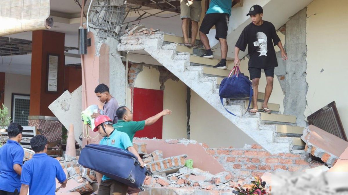 Labuan Bajo — Gempa M 7,7 Runtuhkan Hotel Jayakarta dan 2.000 Warga Mengungsi