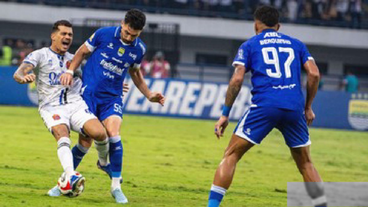 Persib Bandung Resmi Berpisah dengan Frans Putros