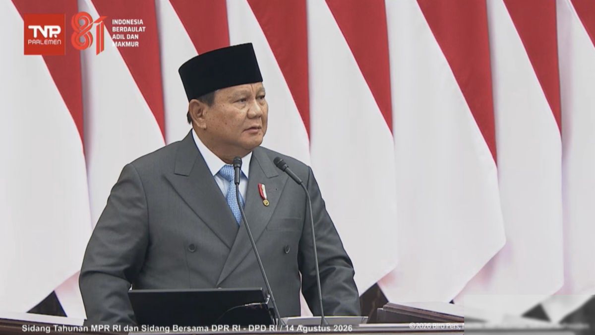 Ruang trading perusahaan sekuritas di jantung Jakarta kembali hidup pada Jumat siang.