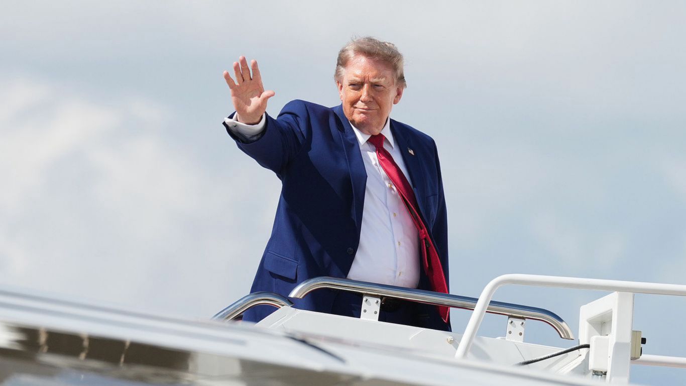 Trump Pilih Tekanan Ekonomi Ketimbang Serangan Militer ke Iran