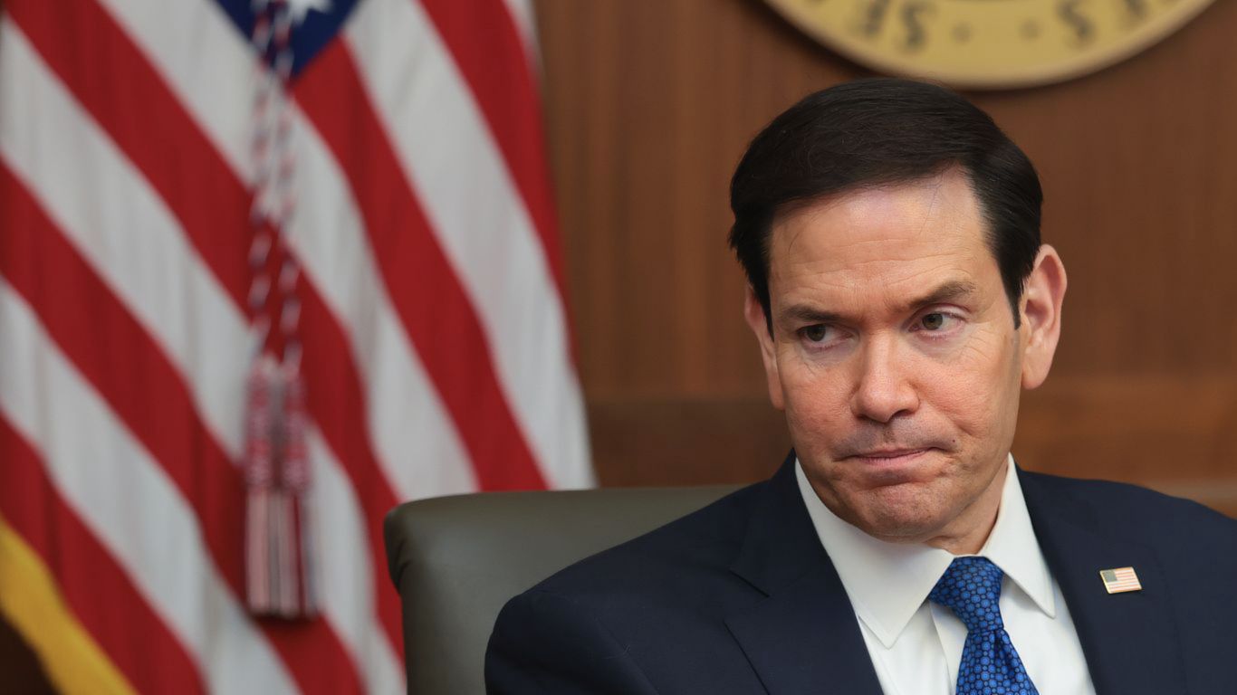 Rubio Umumkan ke Sekutu, AS Geser Kebijakan Iran dari Serangan ke Sanksi