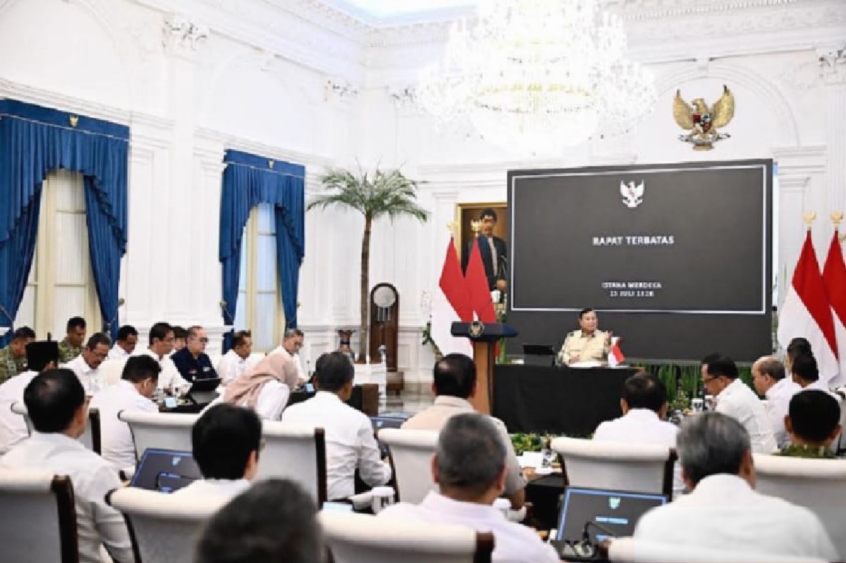 Jakarta — Prabowo Pimpin Rapat 5 Jam Bahas Koperasi Desa Merah Putih