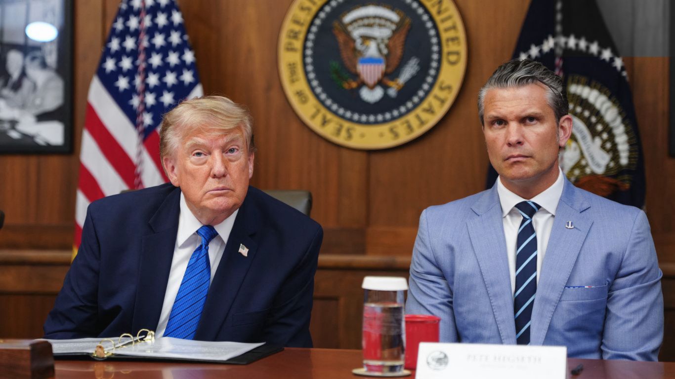 Trump — Bela Menhan Hegseth dan Sebut Laporan Media sebagai Pengkhianatan