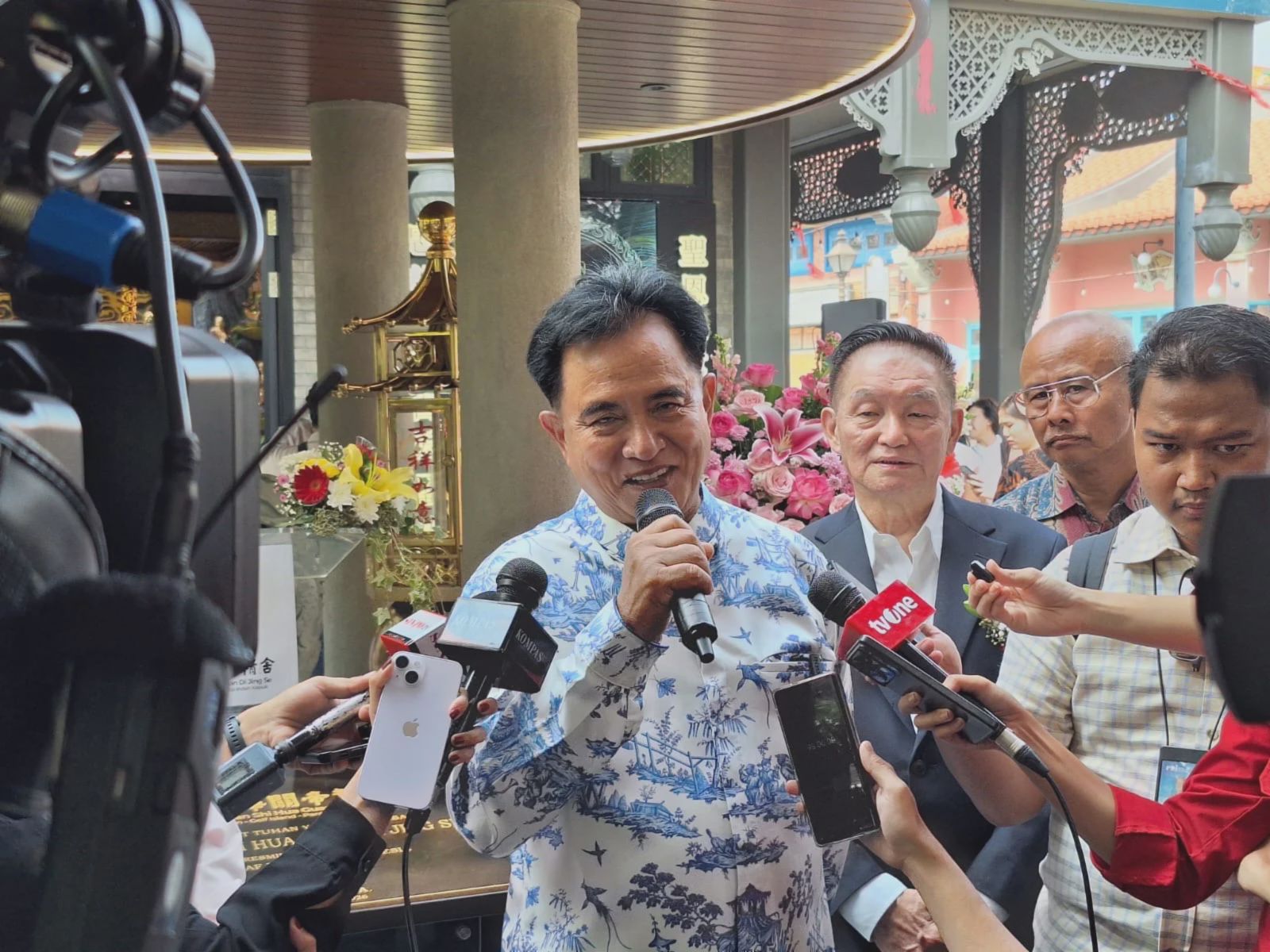 Yusril Dorong Sinergi Penegakan Hukum, KOWANI Raih Rekor MURI Kebaya