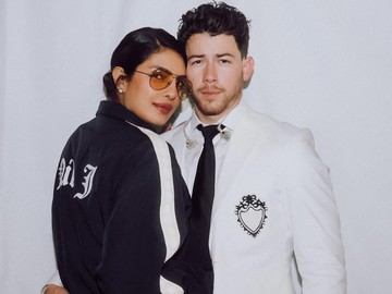 Sweet! Priyanka Chopra 3 Hari Temani Nick Jonas Tur