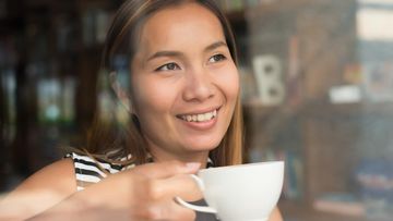Tips Mencegah Gigi Kuning Akibat Makanan dan Minuman