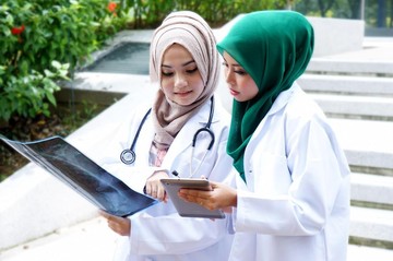Perbandingan Uang Masuk Kedokteran PTN Indonesia Jalur Mandiri, Mana Termahal?
