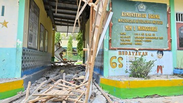 Kabar Terbaru Gempa Flores: 923 Sekolah Diliburkan, Sarana Darurat Sedang Dibangun